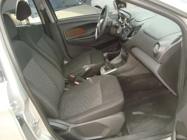 FORD Ka + Sedan - Foto