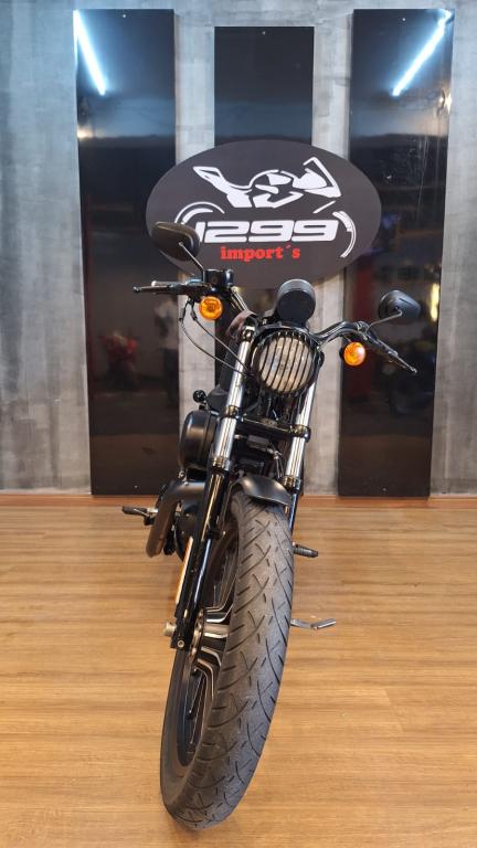 HARLEY DAVIDSON Sportster XL 883 - Foto