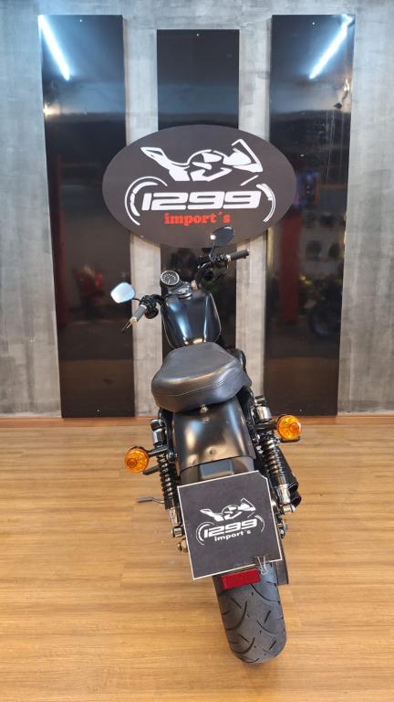 HARLEY DAVIDSON Sportster XL 883 - Foto