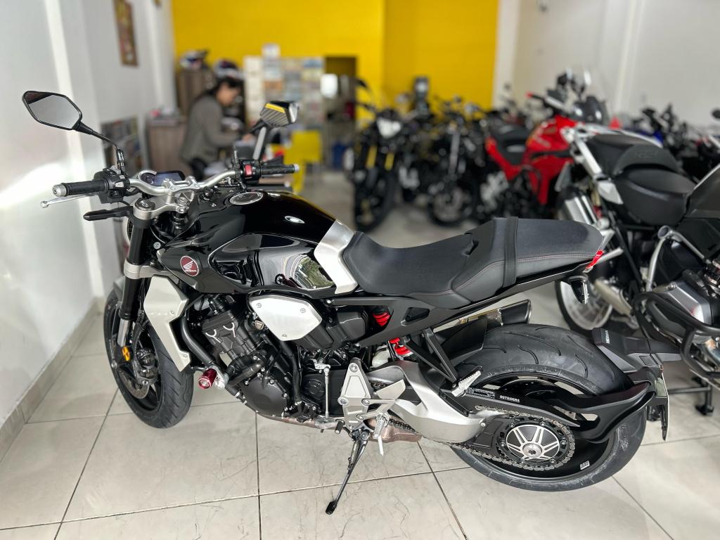 HONDA CB 1000 R - Foto