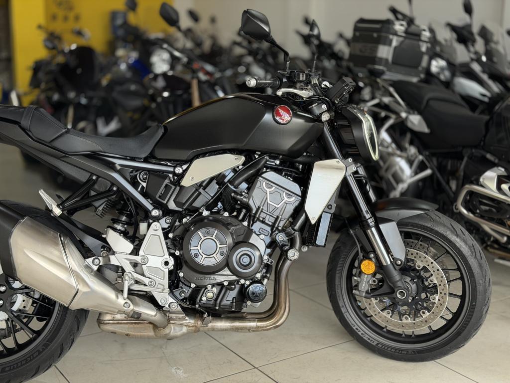 HONDA CB 1000 R - Foto