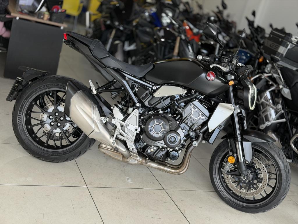 HONDA CB 1000 R - Foto