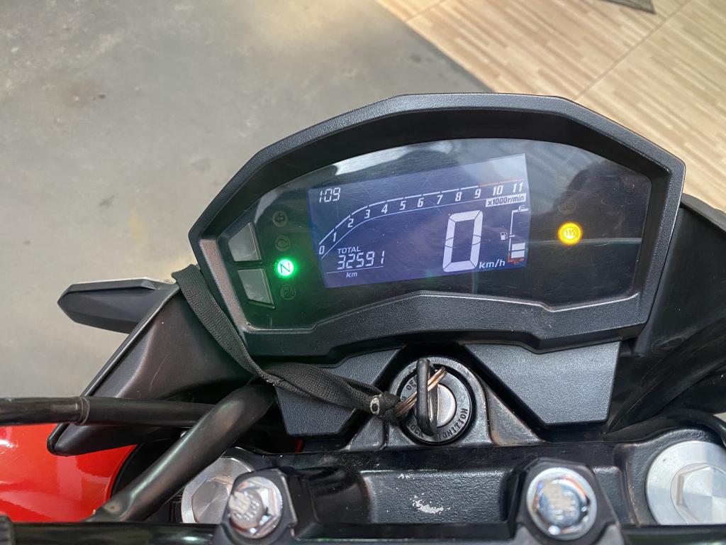 HONDA CB 250 F Twister - Foto