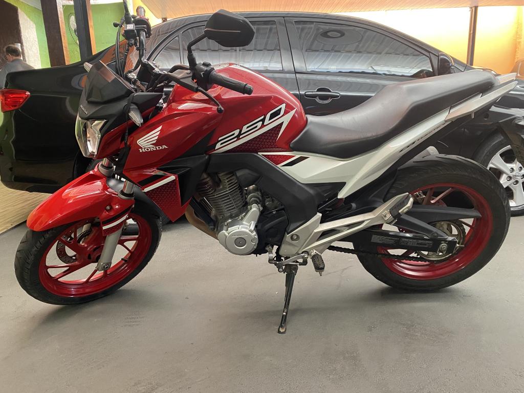 HONDA CB 250 F Twister - Foto