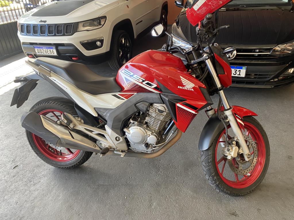 HONDA CB 250 F Twister - Foto