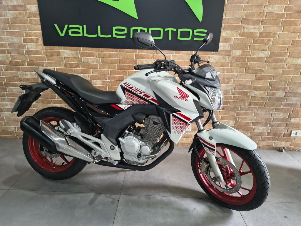 HONDA CB 250 F Twister - Foto