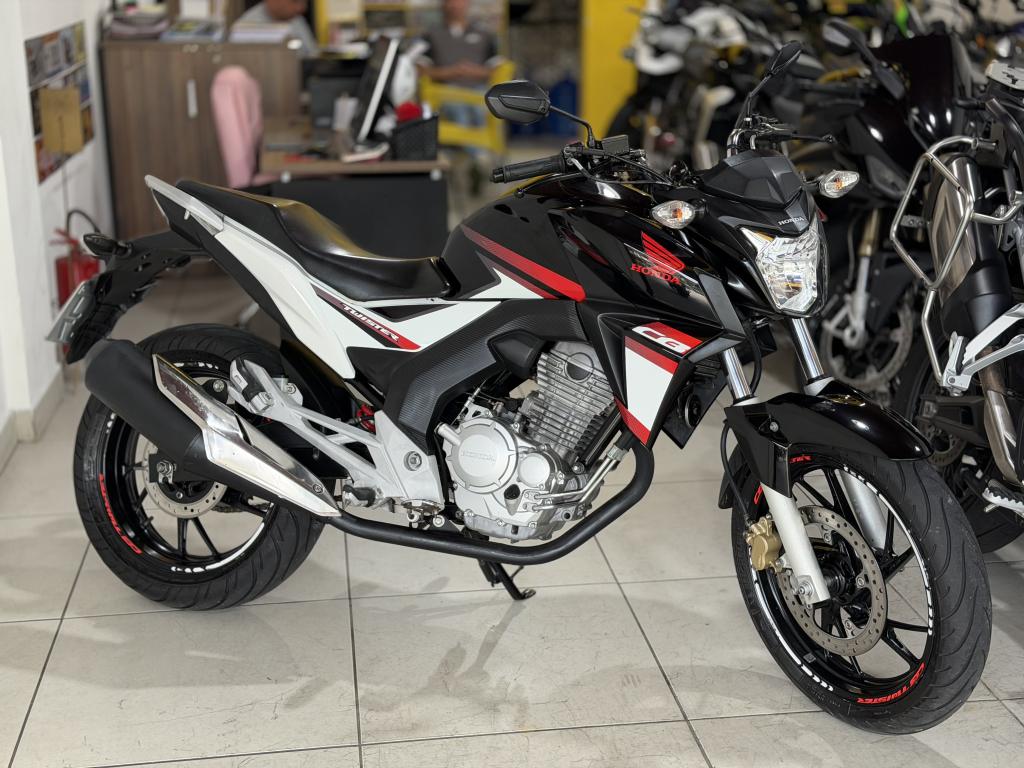 HONDA CB 250 F Twister