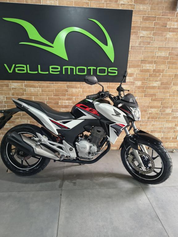 HONDA CB 250 F Twister - Foto