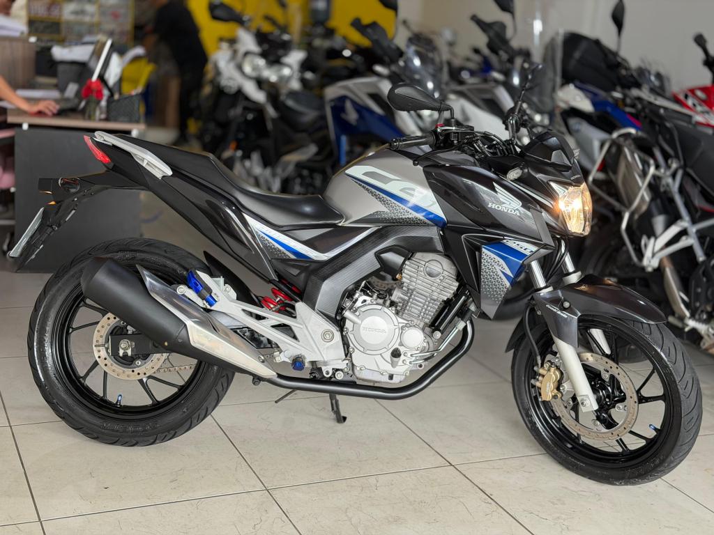 HONDA CB 250 F Twister - Foto