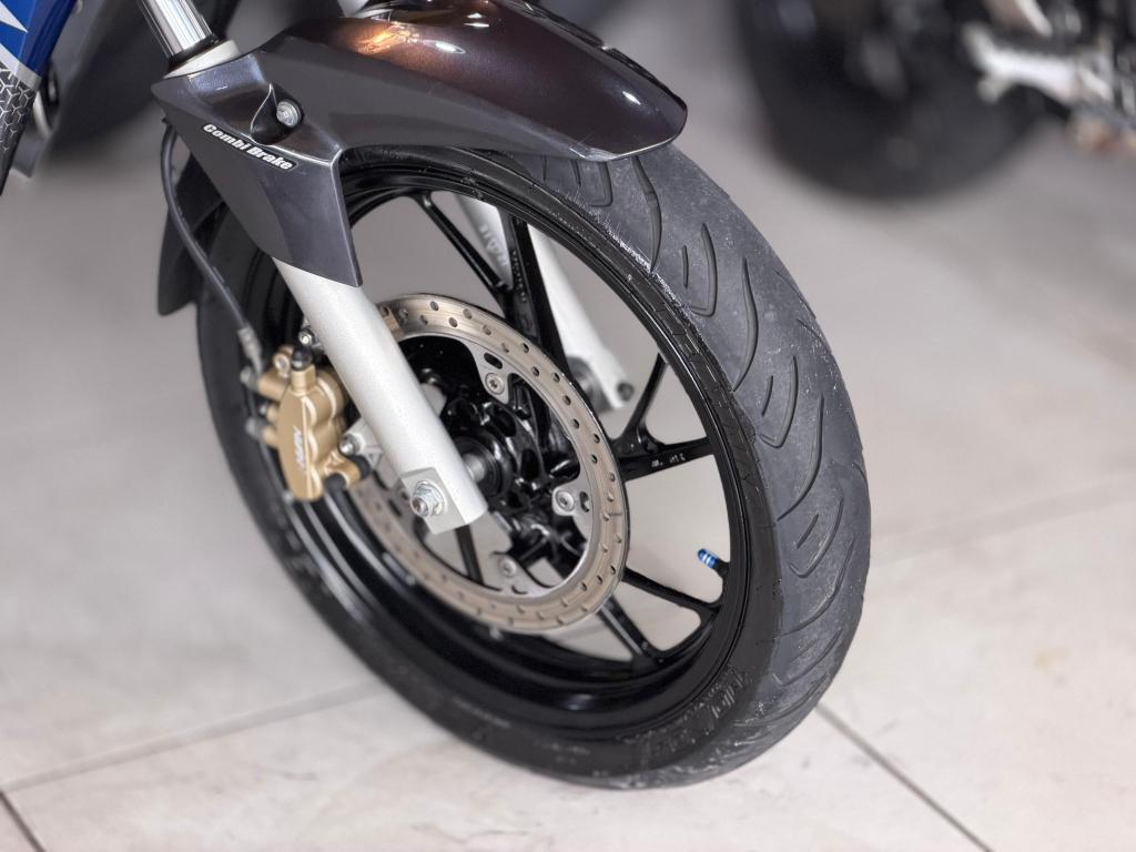 HONDA CB 250 F Twister - Foto