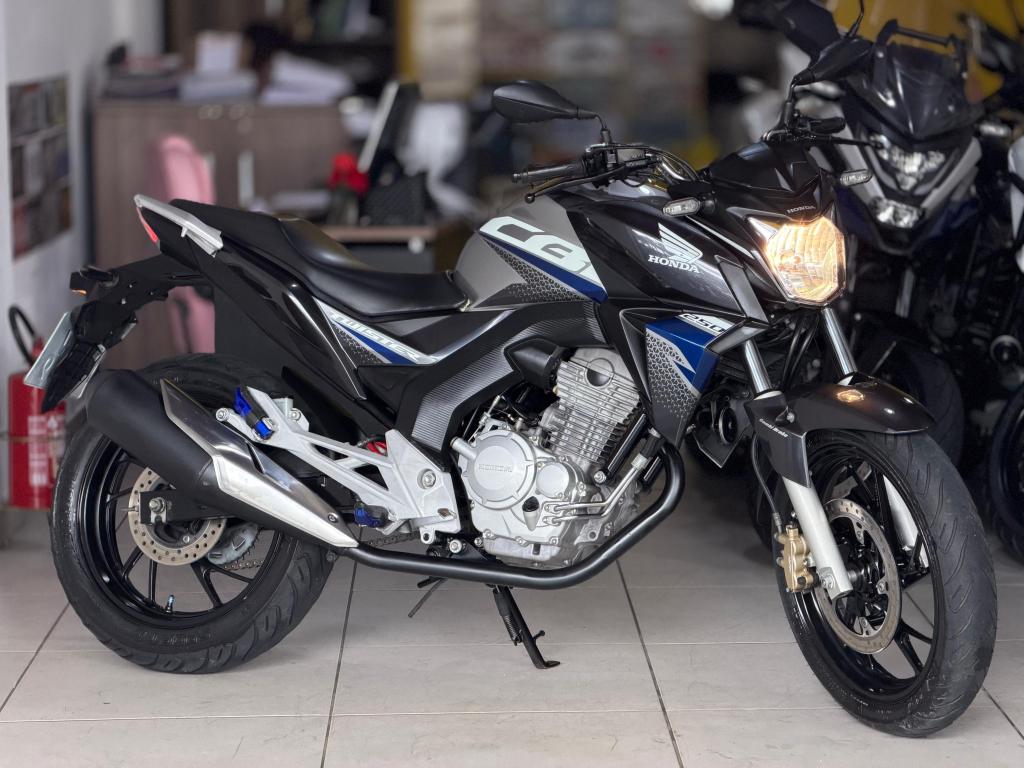 HONDA CB 250 F Twister