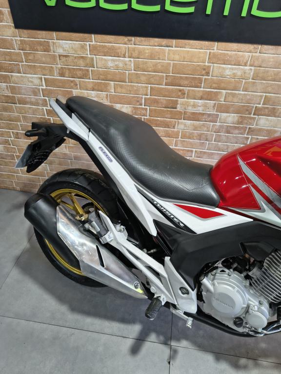 HONDA CB 250 F Twister - Foto