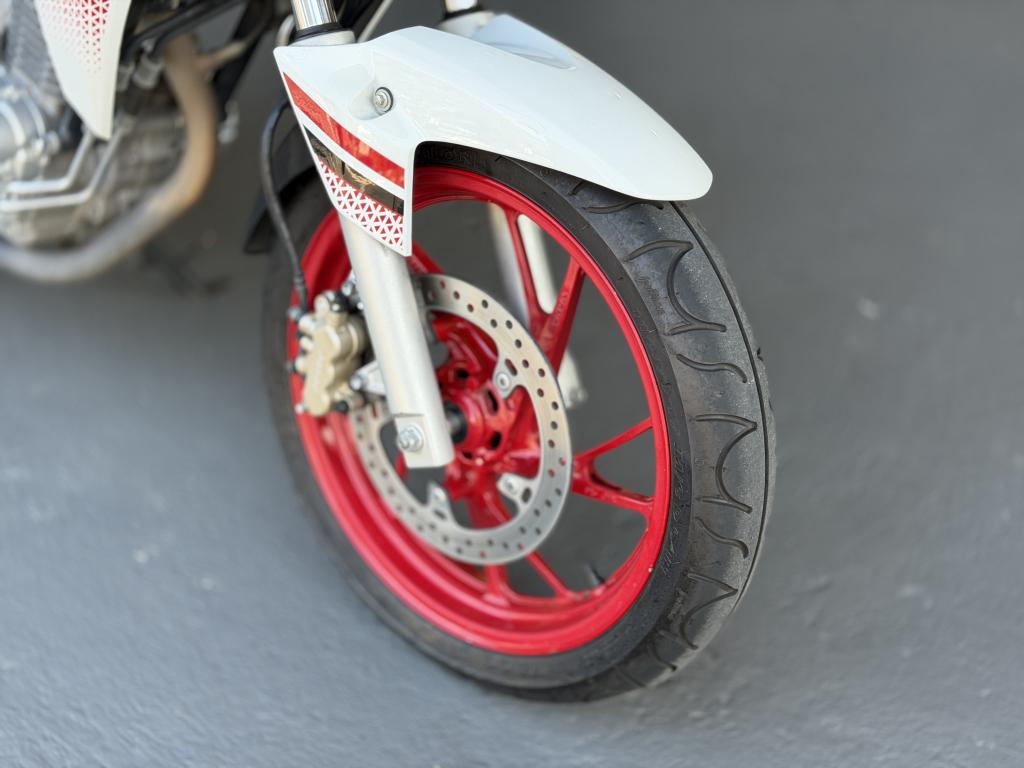 HONDA CB 250 F Twister - Foto