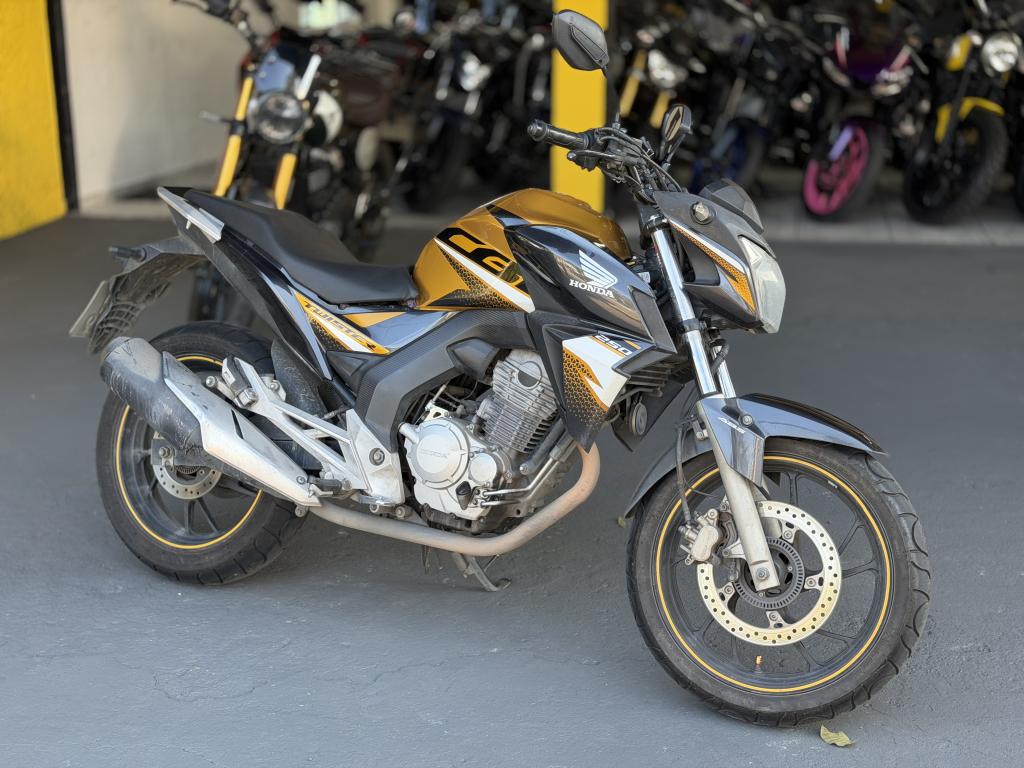 HONDA CB 250 F Twister