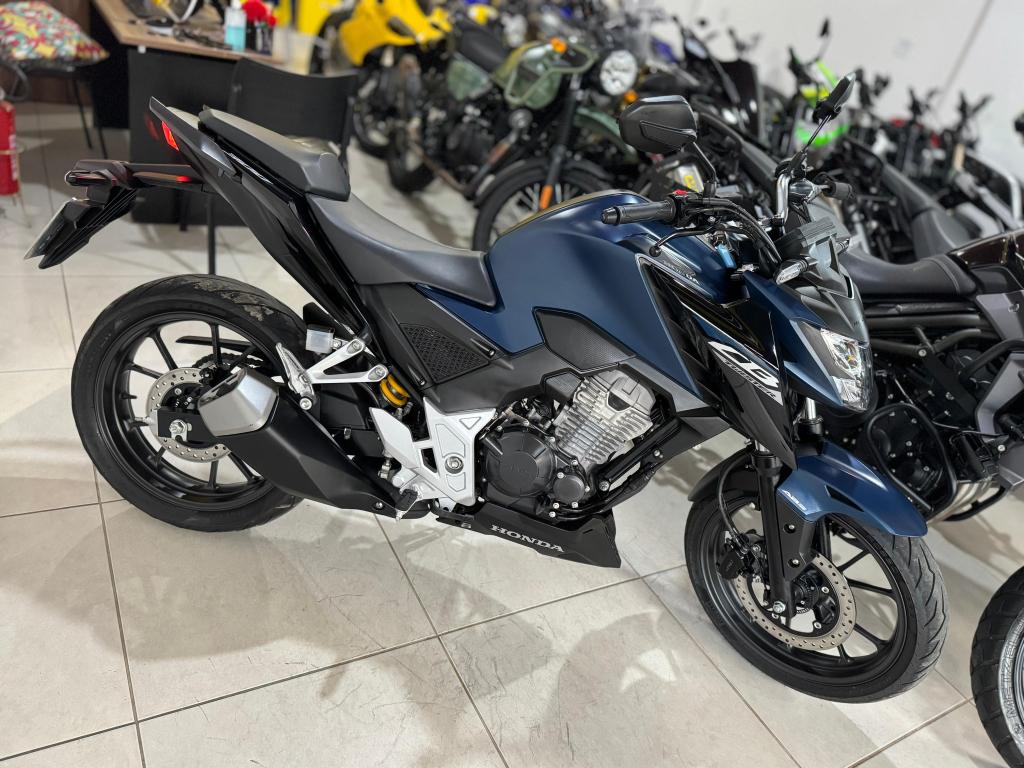 HONDA CB 300 F Twister - Foto