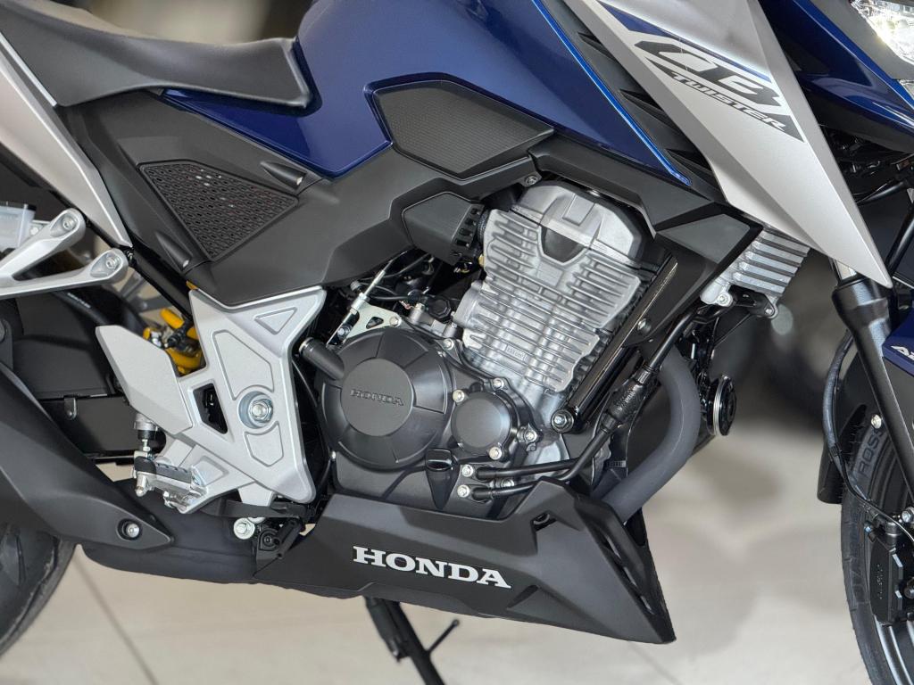 HONDA CB 300 F Twister - Foto