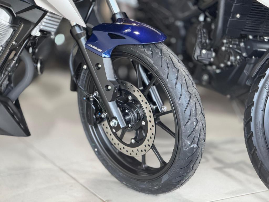 HONDA CB 300 F Twister - Foto