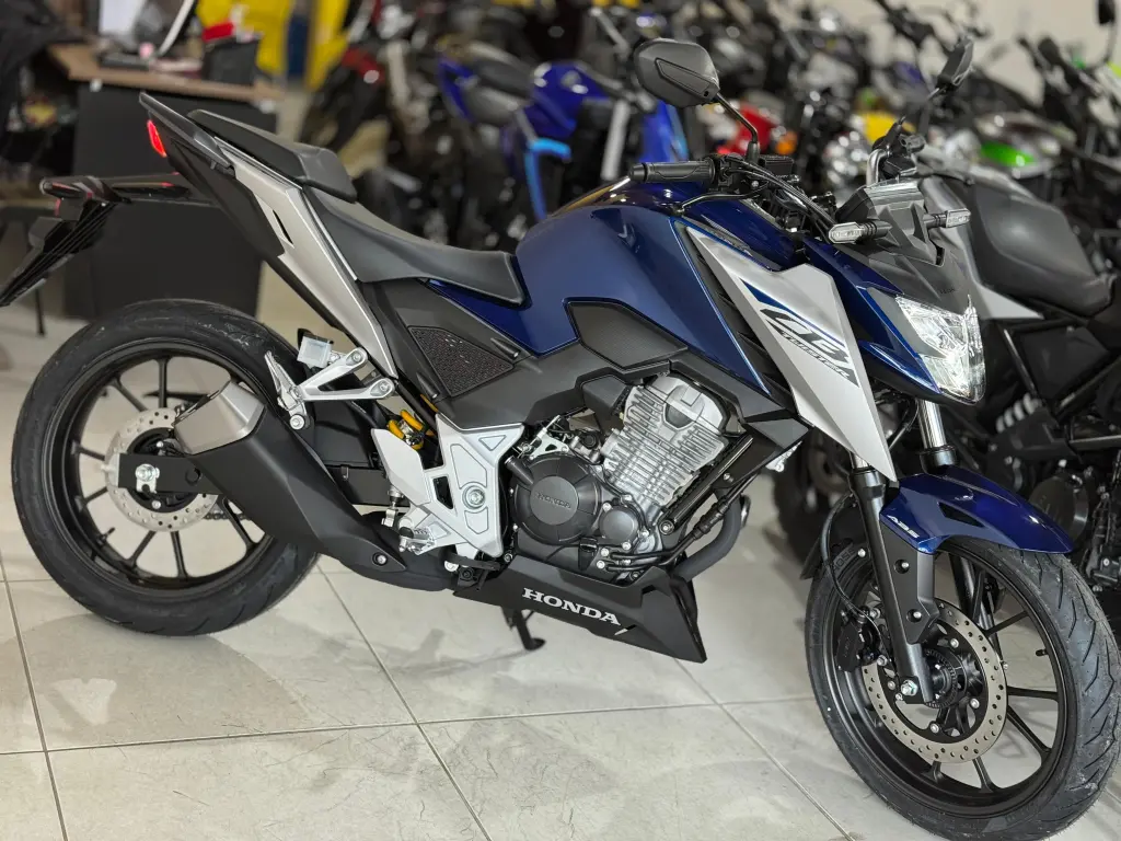 HONDA CB 300 F Twister - Foto