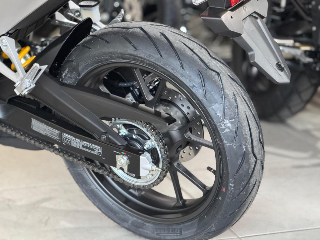 HONDA CB 300 F Twister - Foto