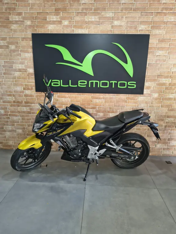 HONDA CB 300 F Twister - Foto