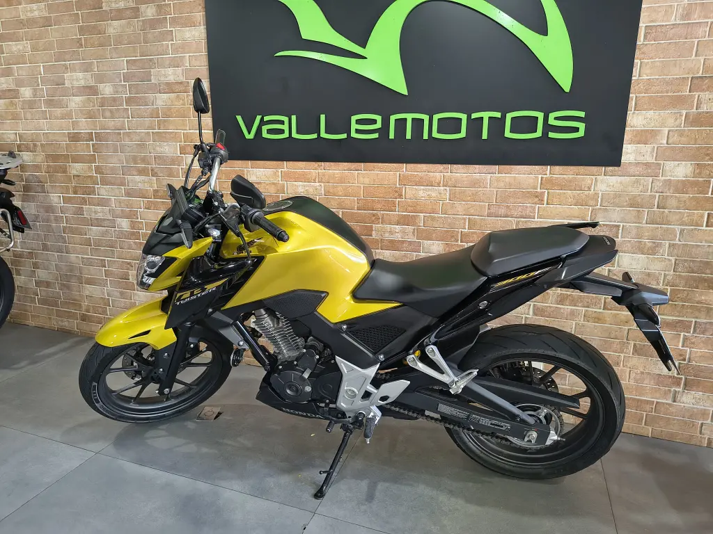 HONDA CB 300 F Twister - Foto