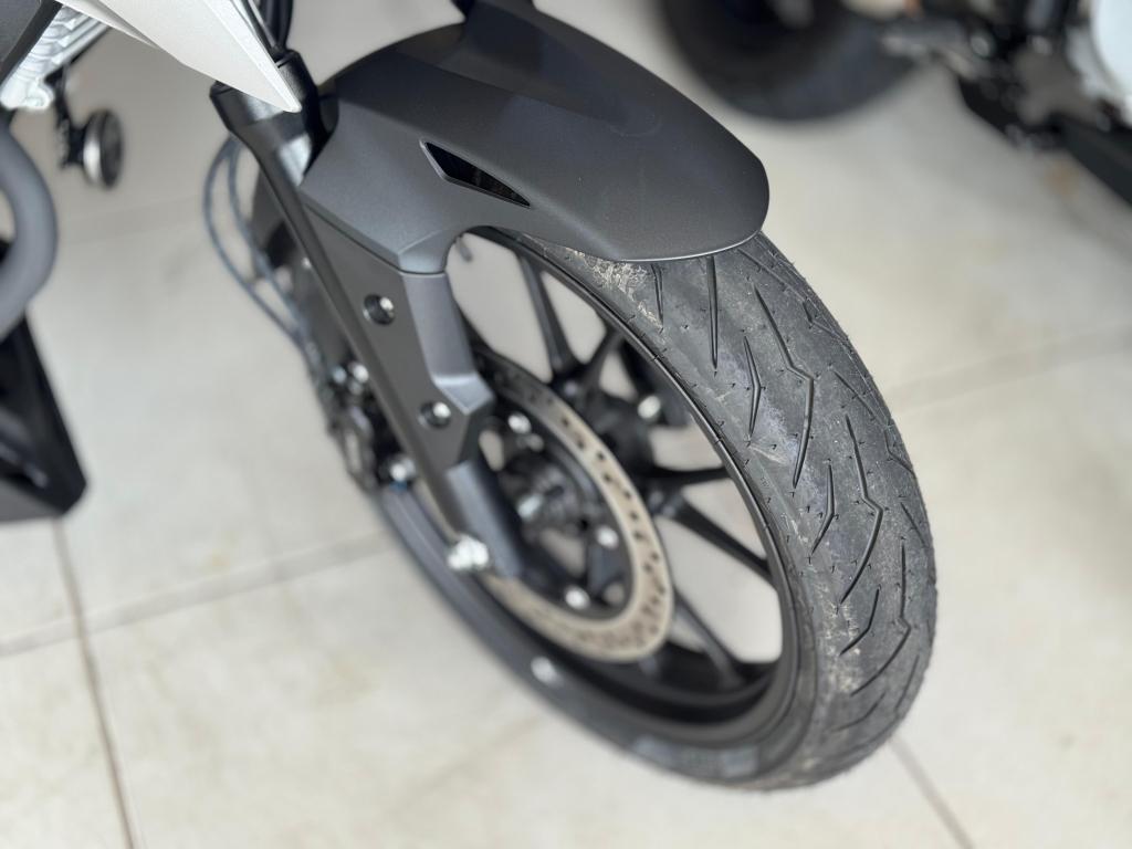 HONDA CB 300 F Twister - Foto