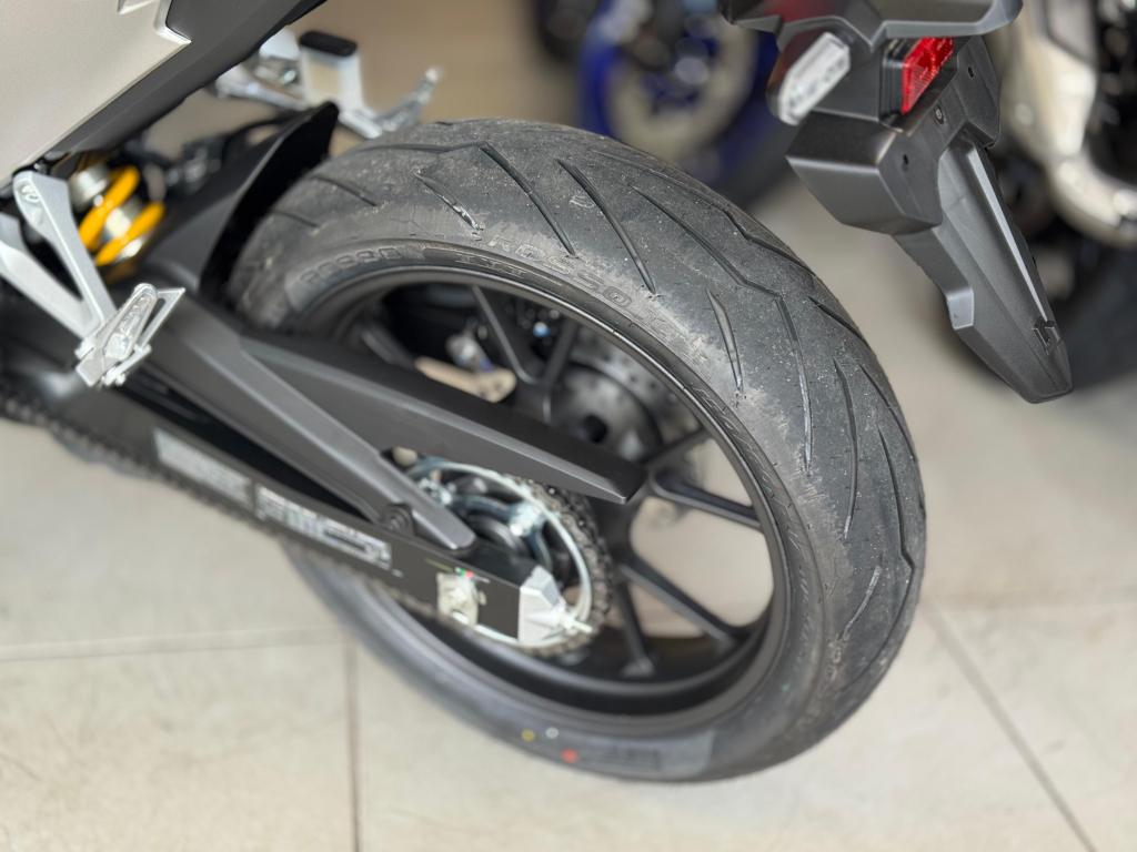 HONDA CB 300 F Twister - Foto