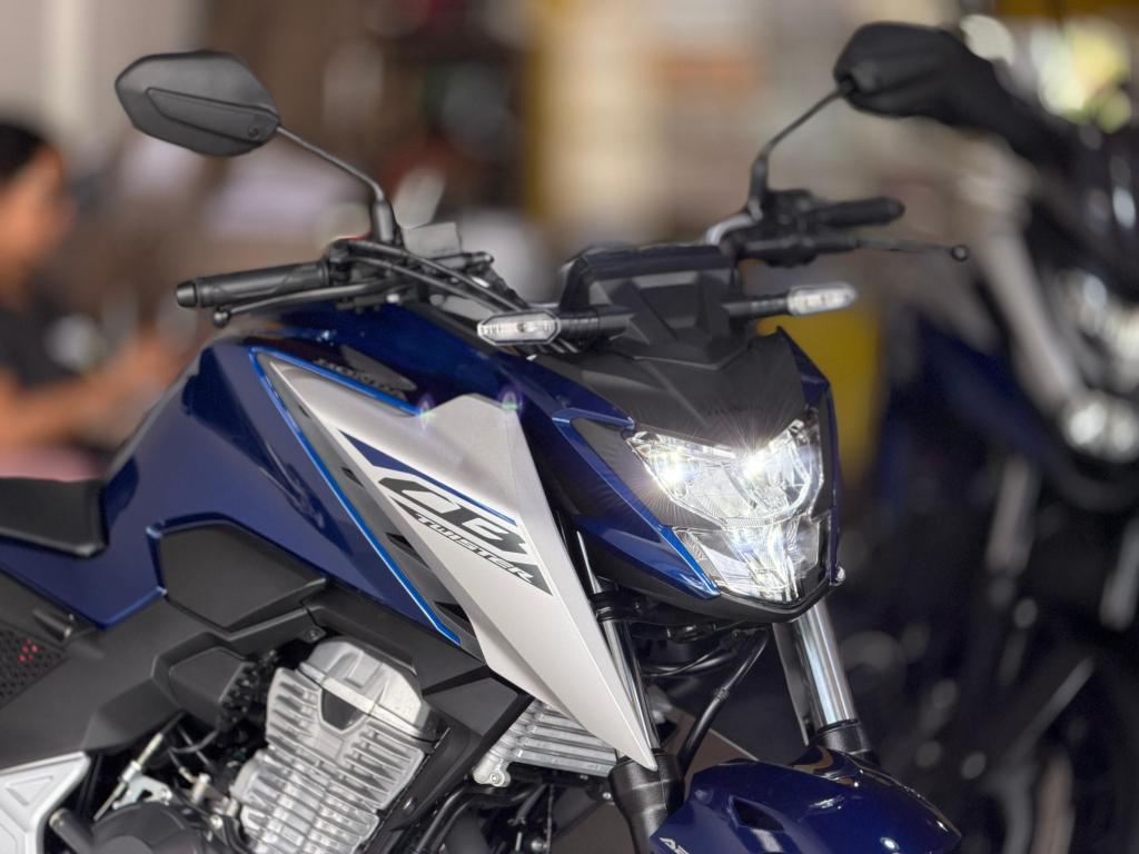 HONDA CB 300 F Twister - Foto