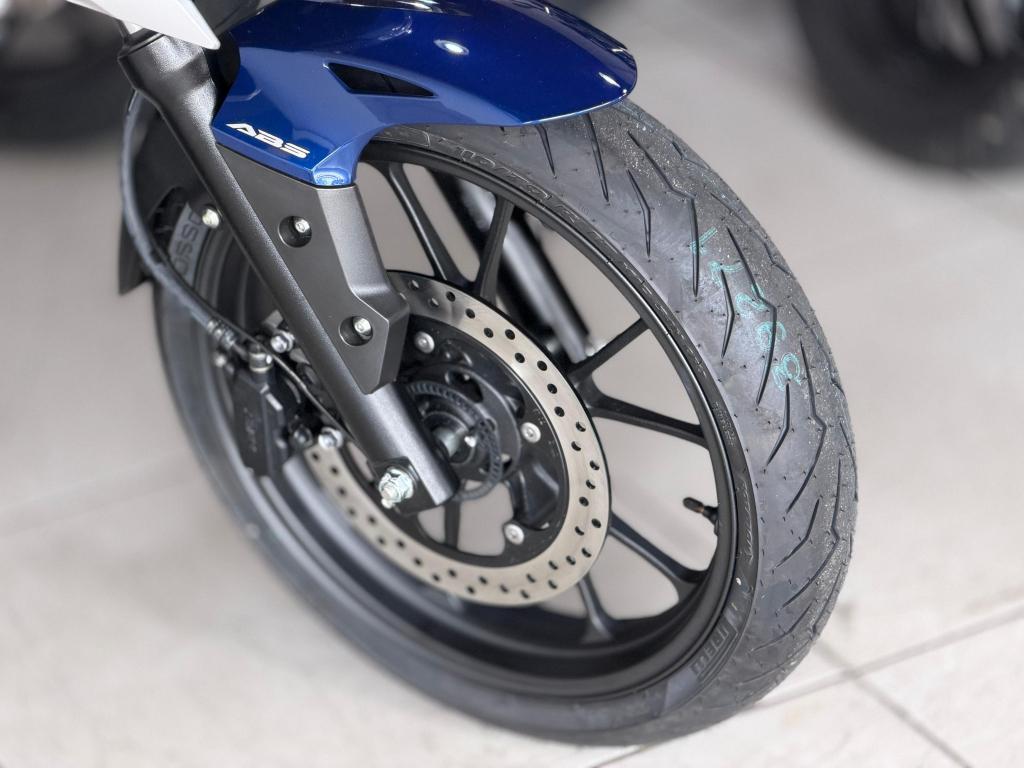 HONDA CB 300 F Twister - Foto