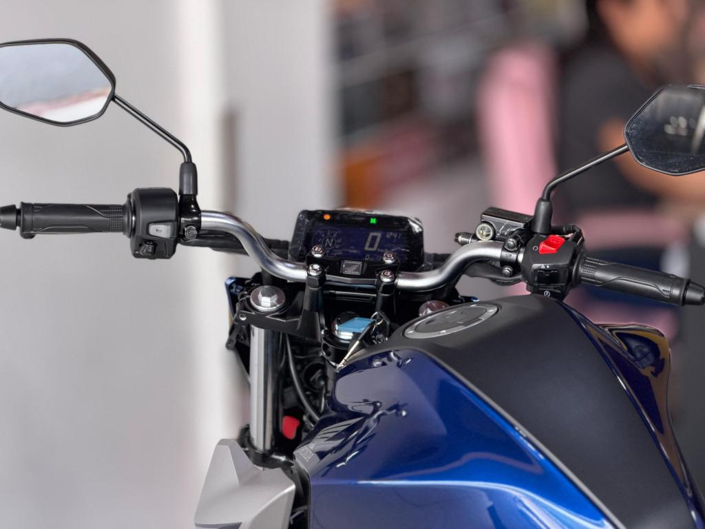 HONDA CB 300 F Twister - Foto