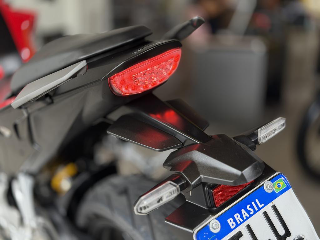 HONDA CB 300 F Twister - Foto