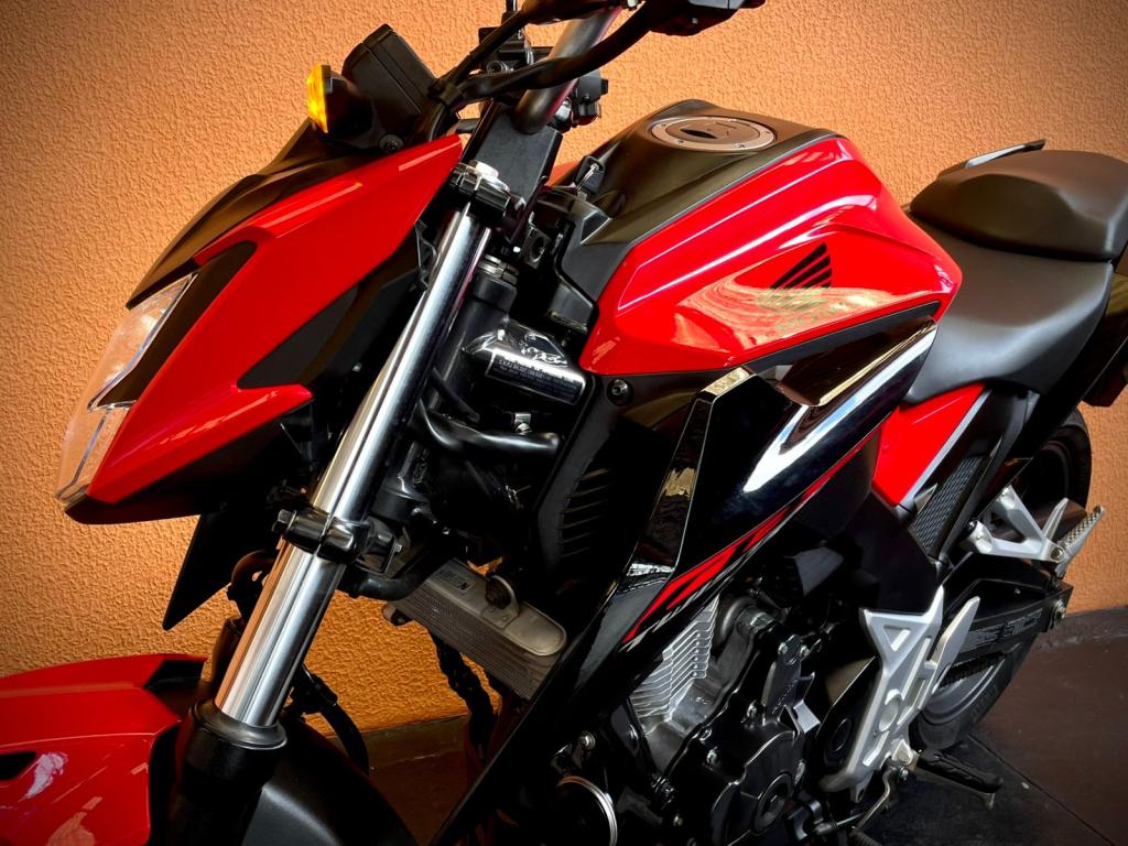 HONDA CB 300 F Twister