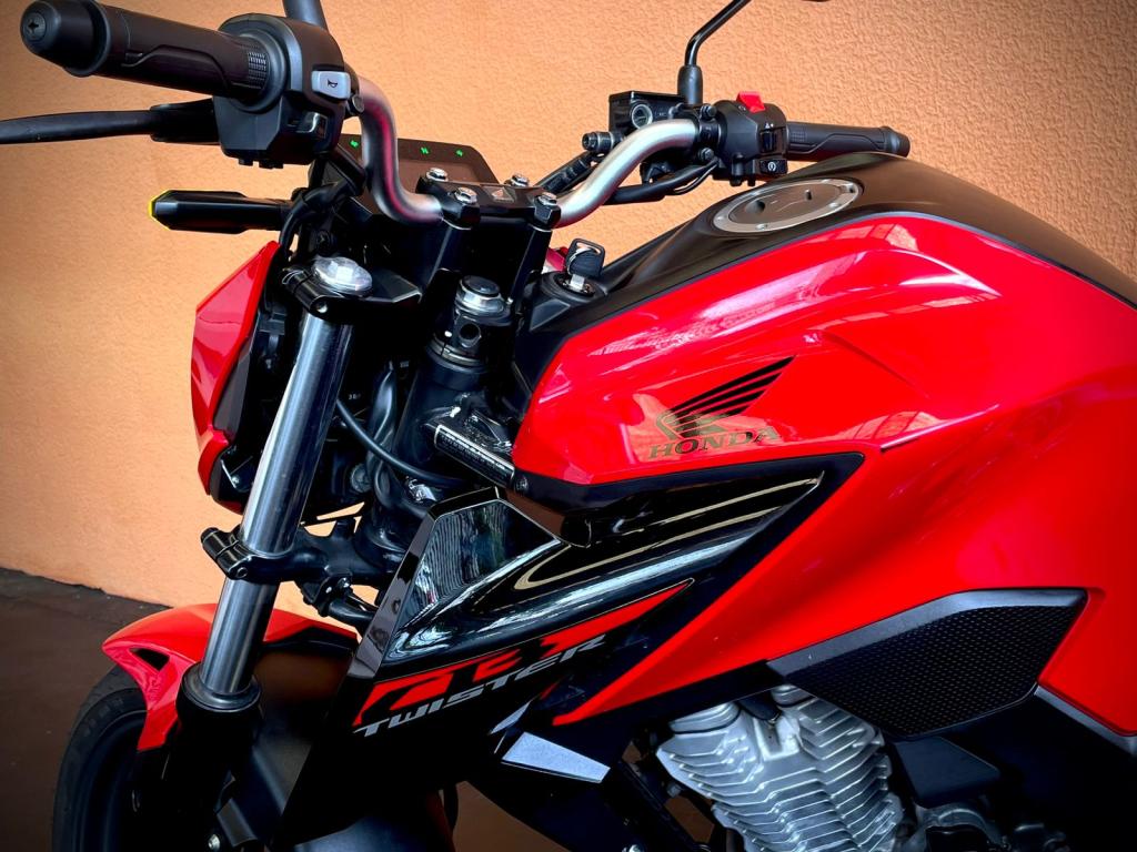 HONDA CB 300 F Twister - Foto