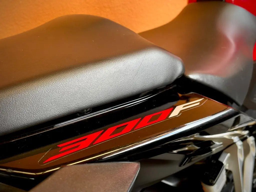 HONDA CB 300 F Twister - Foto