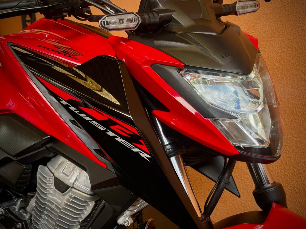 HONDA CB 300 F Twister - Foto