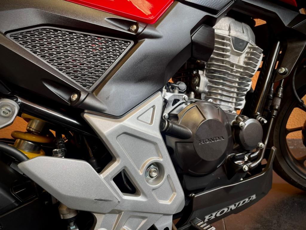 HONDA CB 300 F Twister - Foto