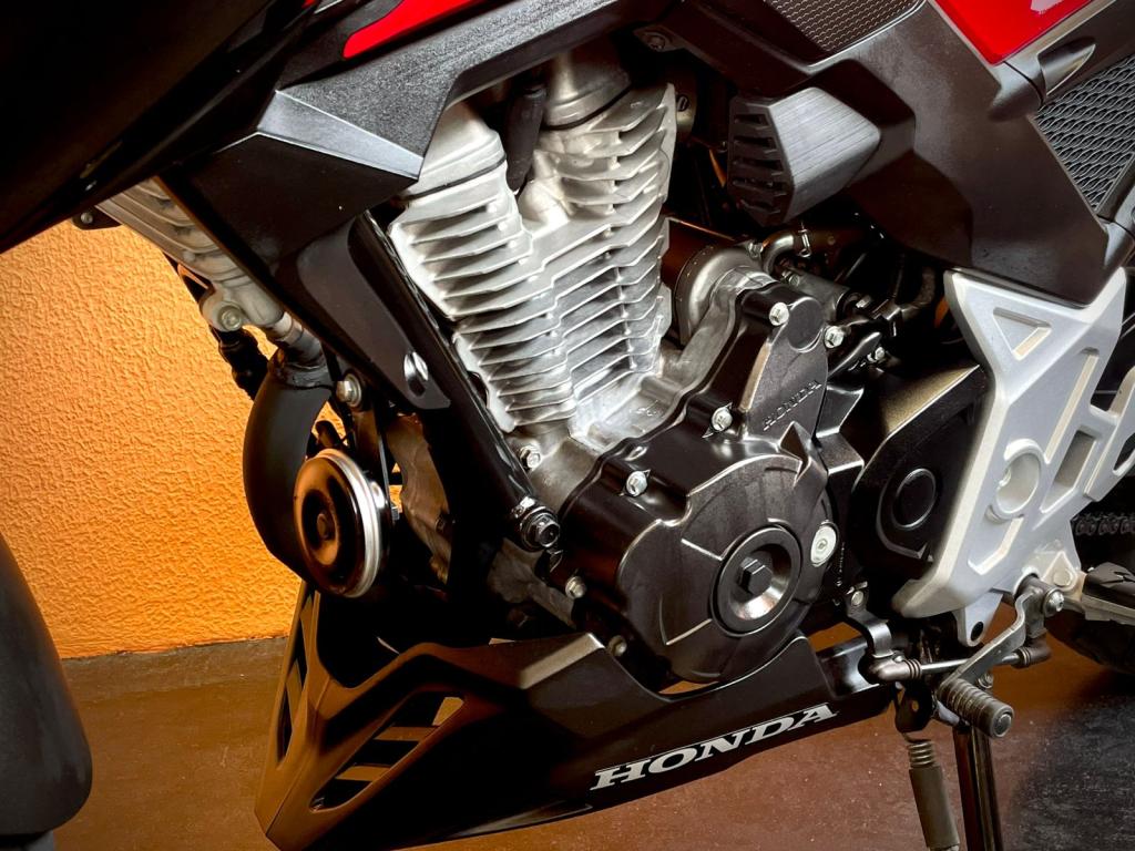 HONDA CB 300 F Twister - Foto
