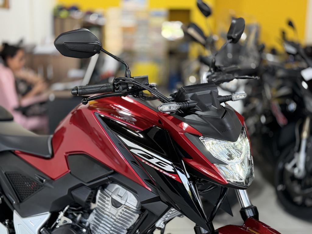 HONDA CB 300 F Twister - Foto