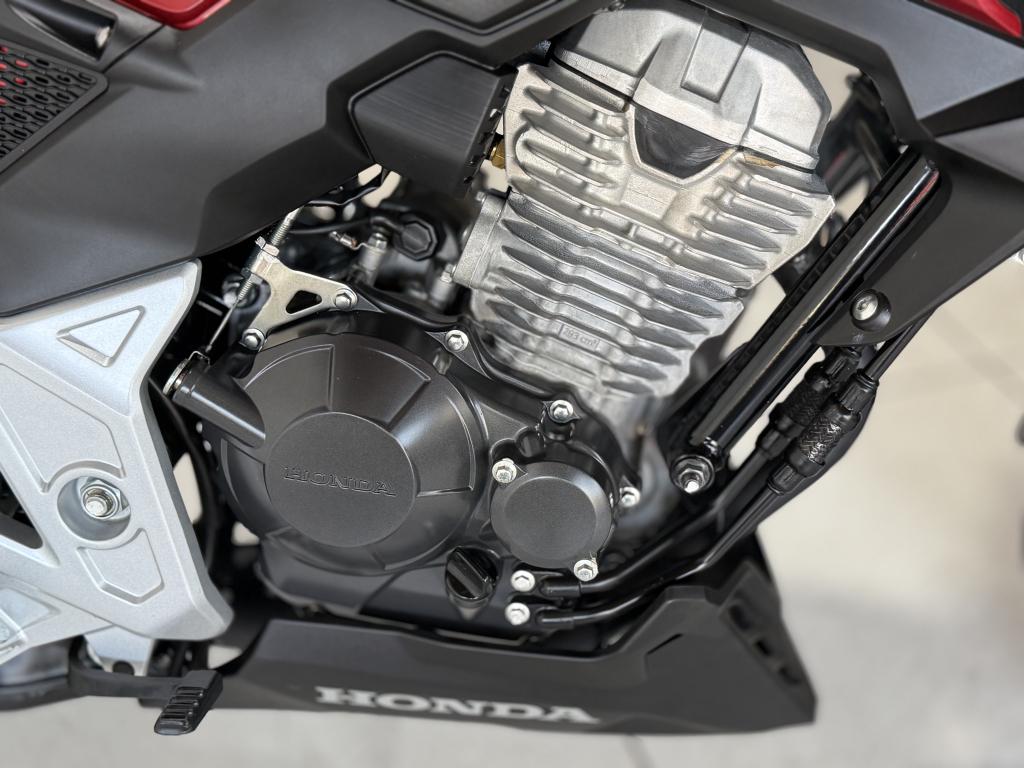 HONDA CB 300 F Twister - Foto