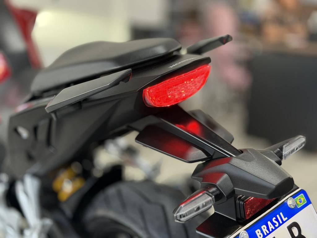 HONDA CB 300 F Twister - Foto