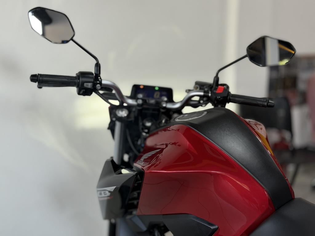 HONDA CB 300 F Twister - Foto