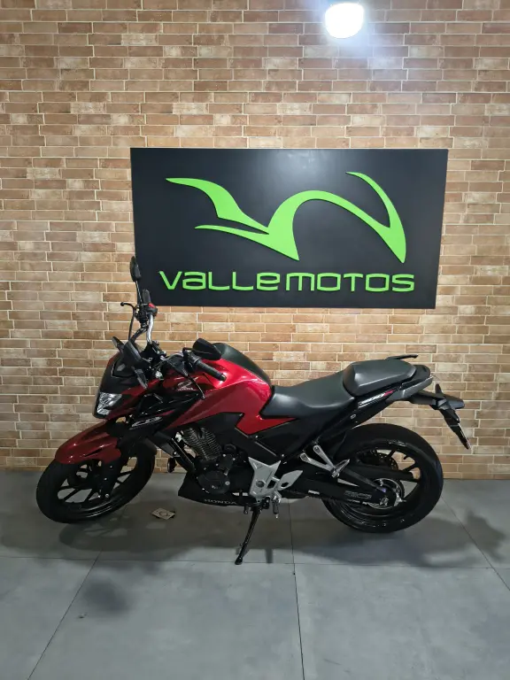 HONDA CB 300 F Twister - Foto