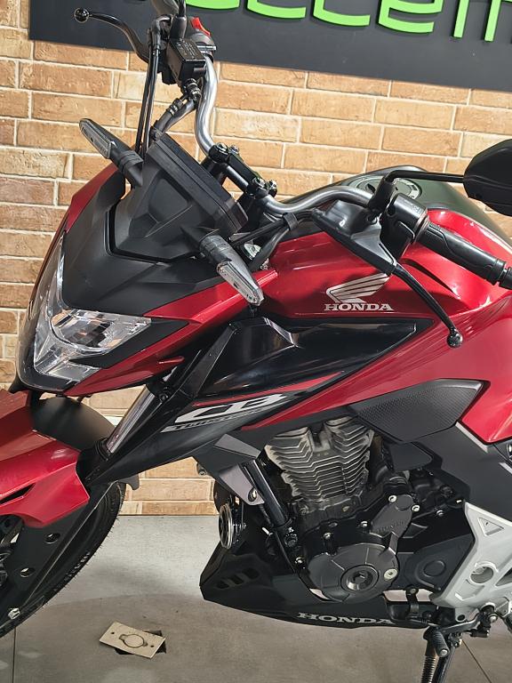 HONDA CB 300 F Twister - Foto