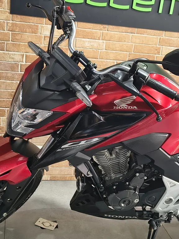HONDA CB 300 F Twister - Foto