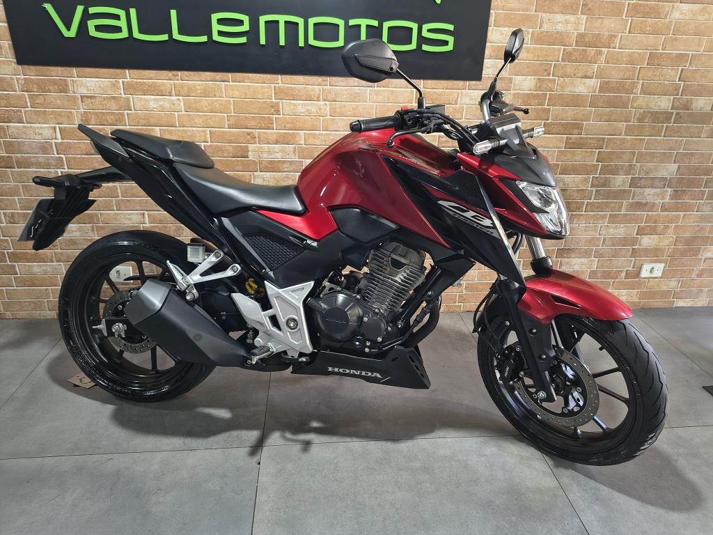 HONDA CB 300 F Twister