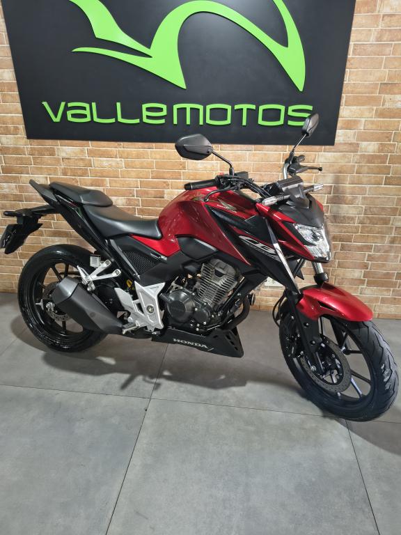 HONDA CB 300 F Twister - Foto