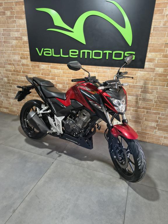 HONDA CB 300 F Twister - Foto