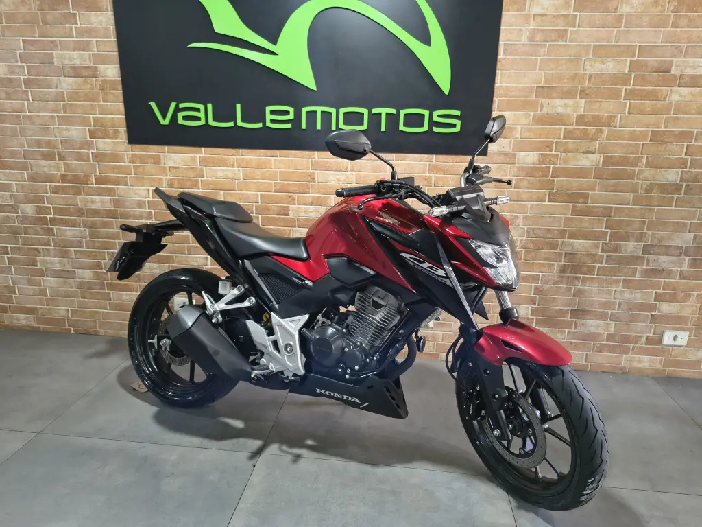 HONDA CB 300 F Twister - Foto