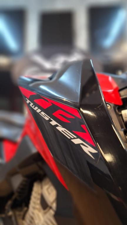 HONDA CB 300 F Twister - Foto