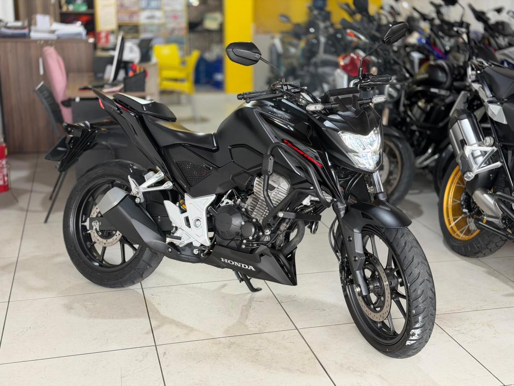 HONDA CB 300 F Twister